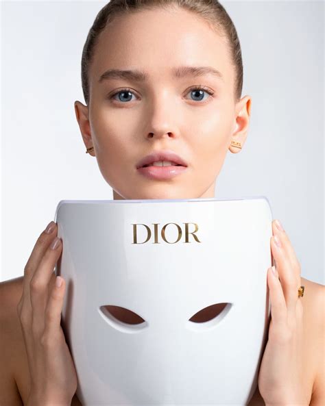 dior mask.